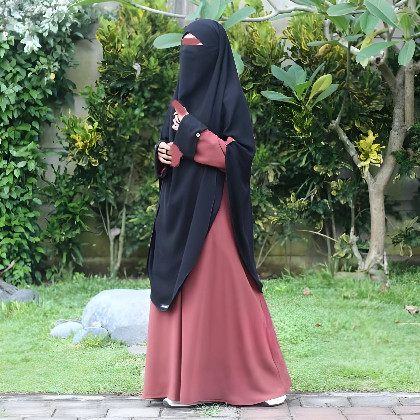 Alesyari Shop I Deco Rose Abaya Set: Perfect for Ramadan and Eid Fitr, Modest Design with Premium French Khimar