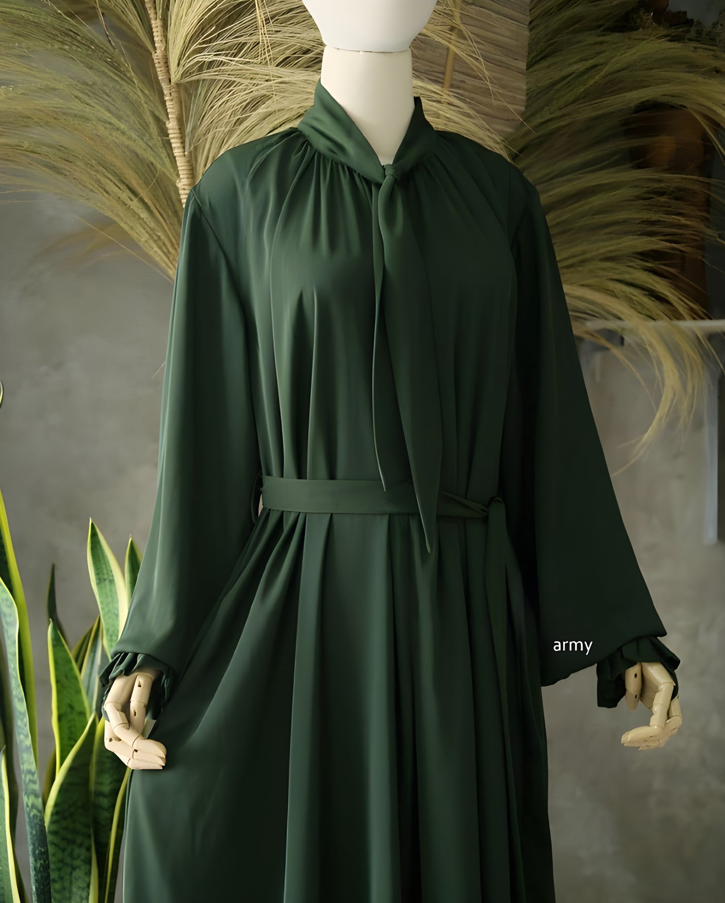 The detail of Abaya Nourah Series in Army color.