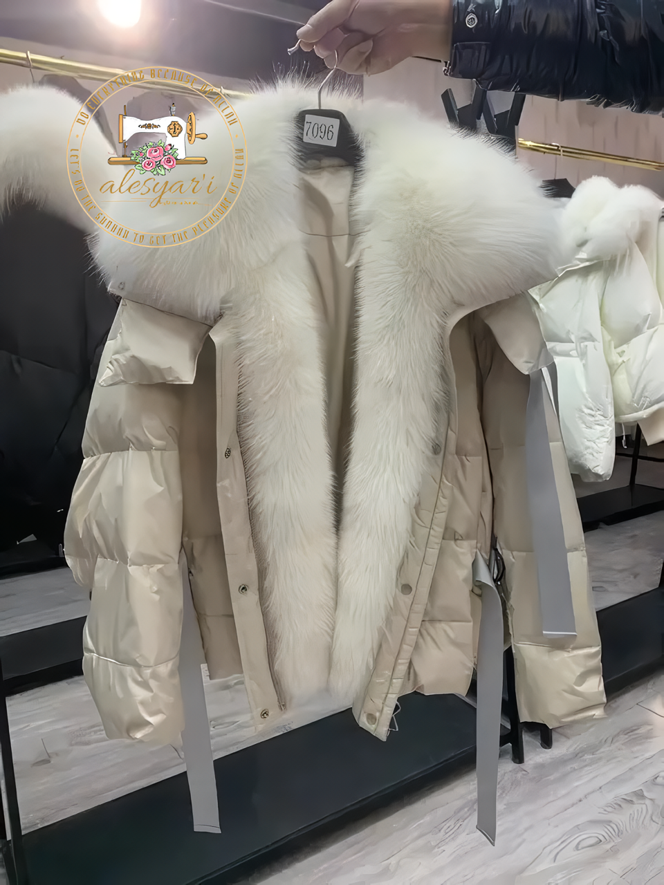 Alesyari Shop I Stylish Winter Jackets for Women with Genuine Fox Fur Collar and Goose Down Filling