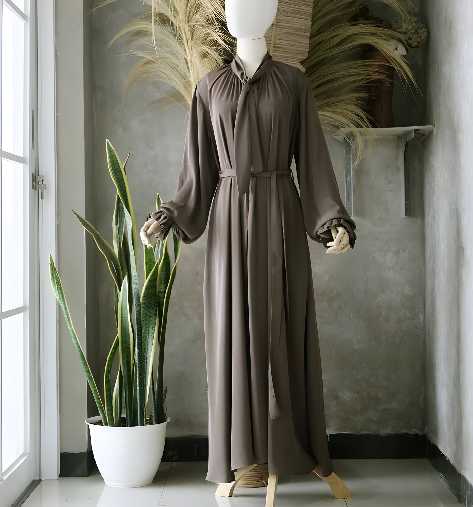 The detail of Abaya Nourah Series in Mocca color.