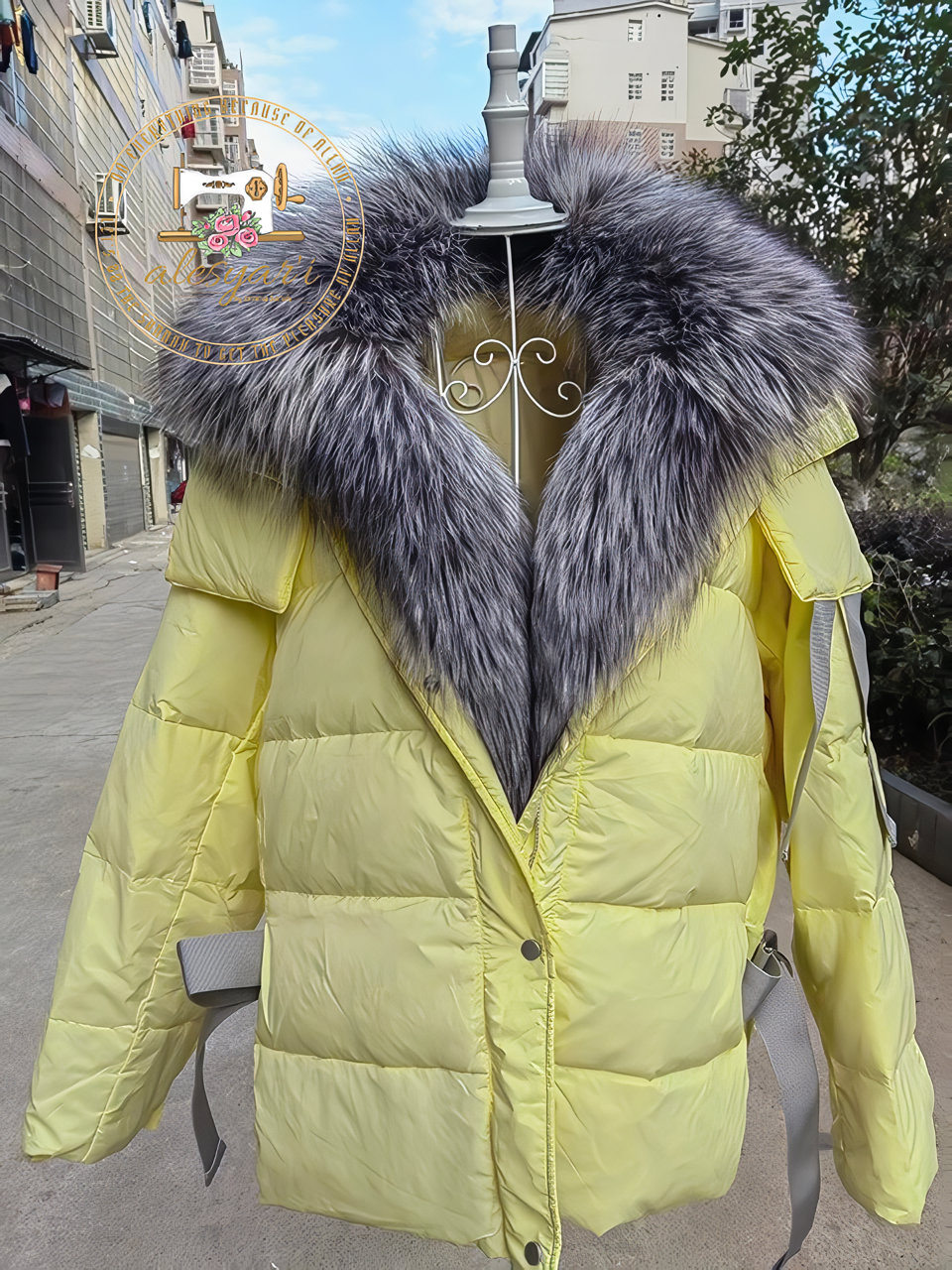 Alesyari Shop I Stylish Winter Jackets for Women with Genuine Fox Fur Collar and Goose Down Filling