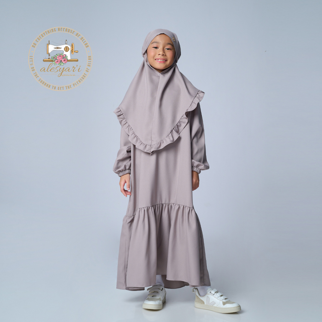 Alesyari Shop I Sophisticated Elegance Luxurious and Comfortable Abaya Set for Your Graceful Child