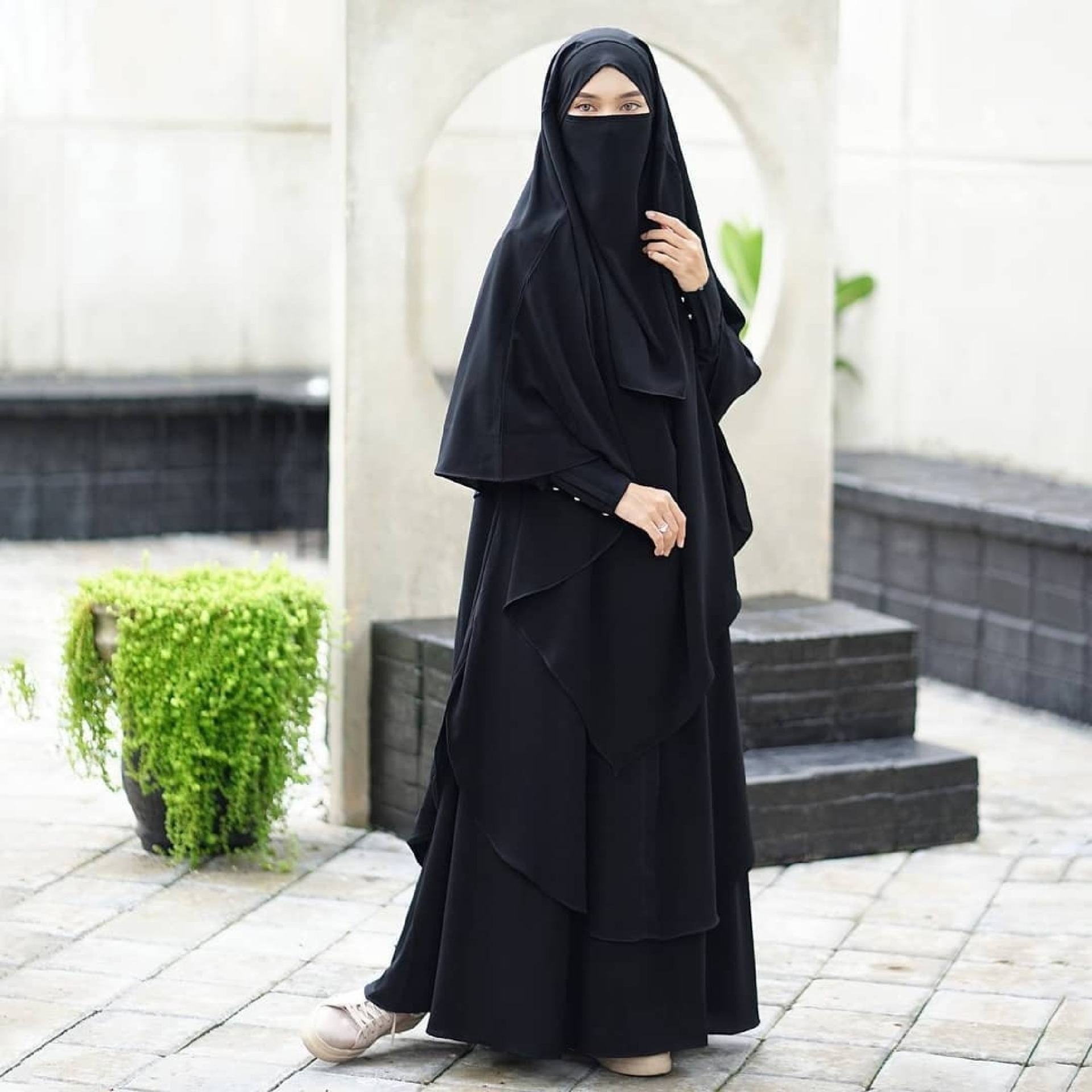 Raada French Khimar or Non Pad Abaya Semi Tunic in Black Color