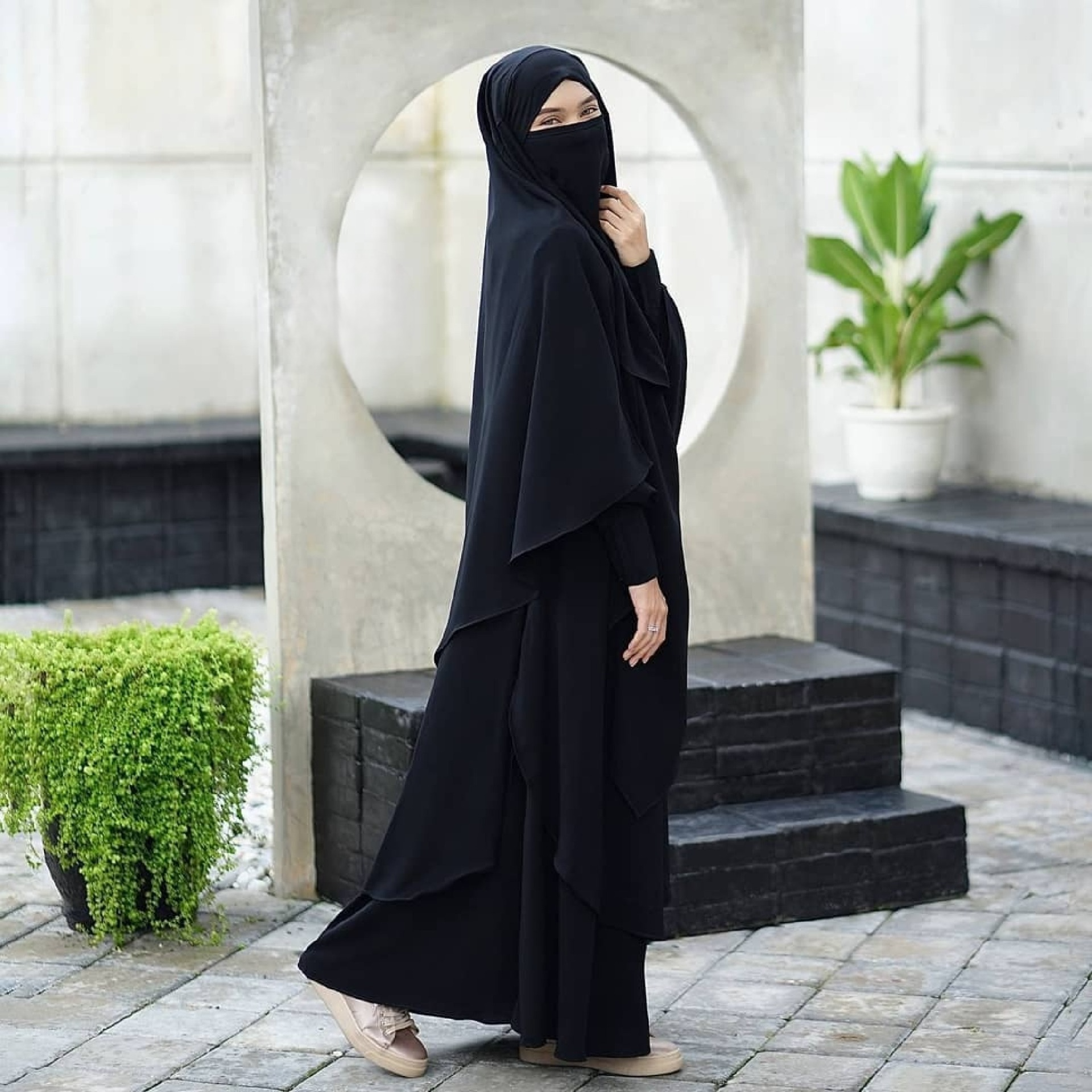 Raada French Khimar or Non Pad Abaya Semi Tunic in Black Color