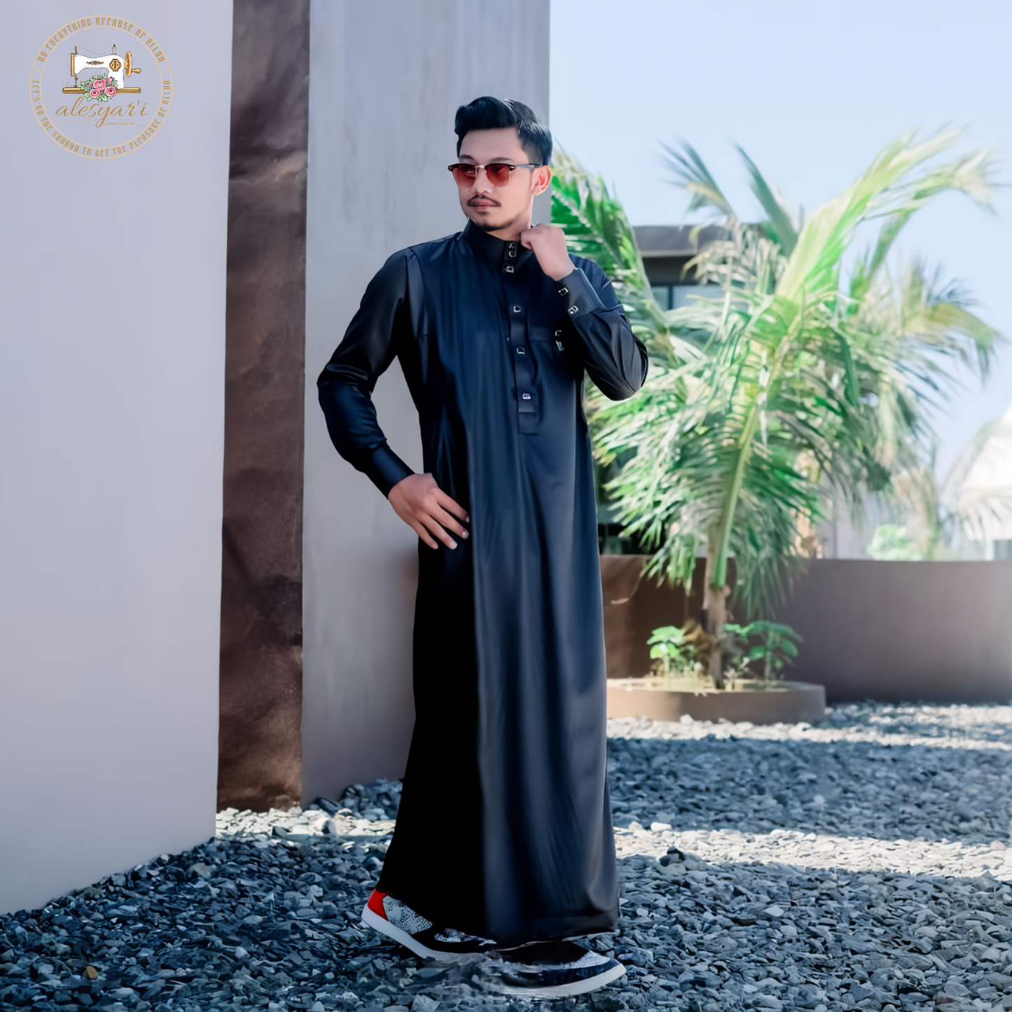 Alesyari Shop I Slimfit Muslim Clothing Contrast Color Muslim Dress Middle East Jubba Thobe Men Robe w/ Long Sleeves Mandarin Neck