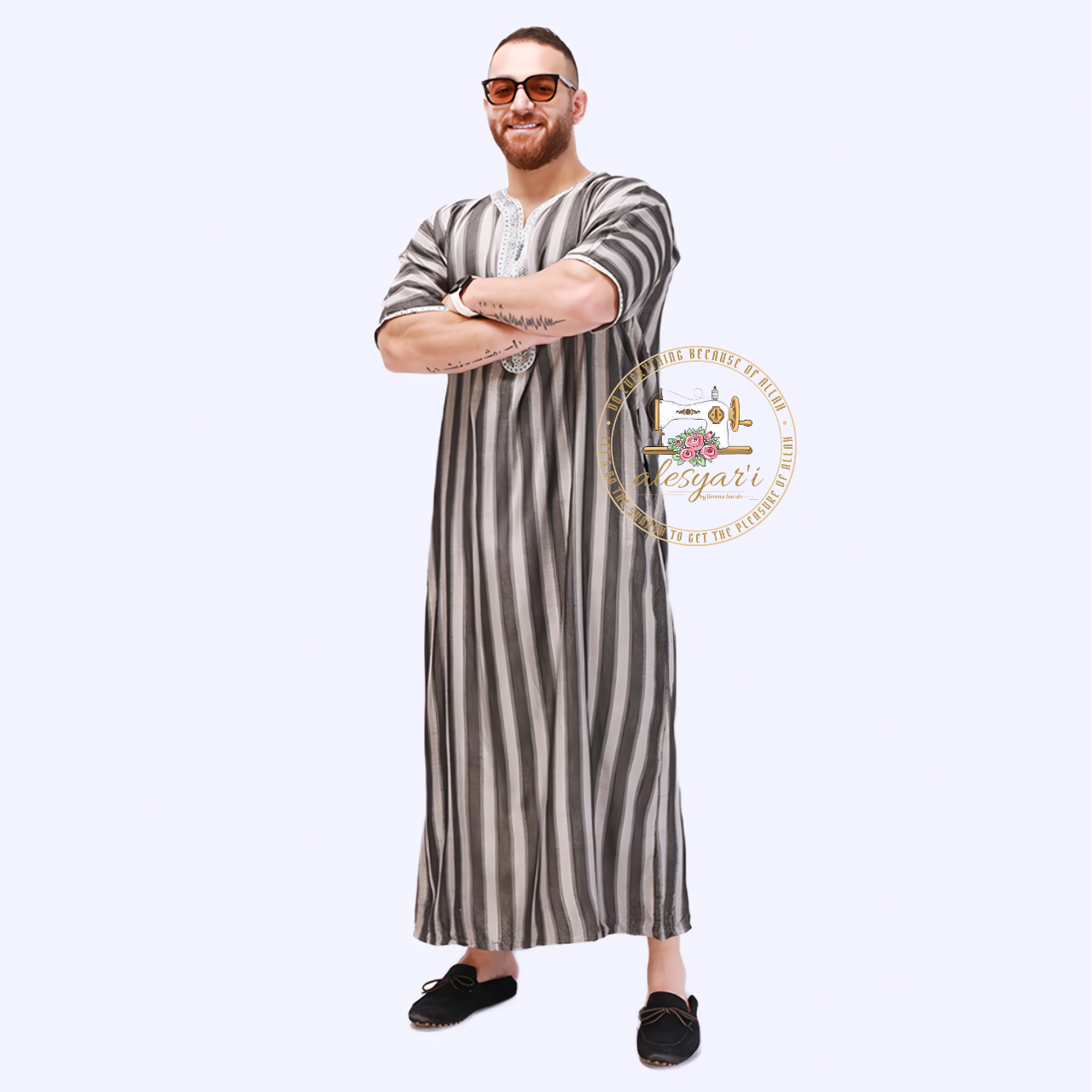 Alesyari Shop I New Muslim Jubba Thobe: Short Sleeve, Striped Design for Traditional Comfort