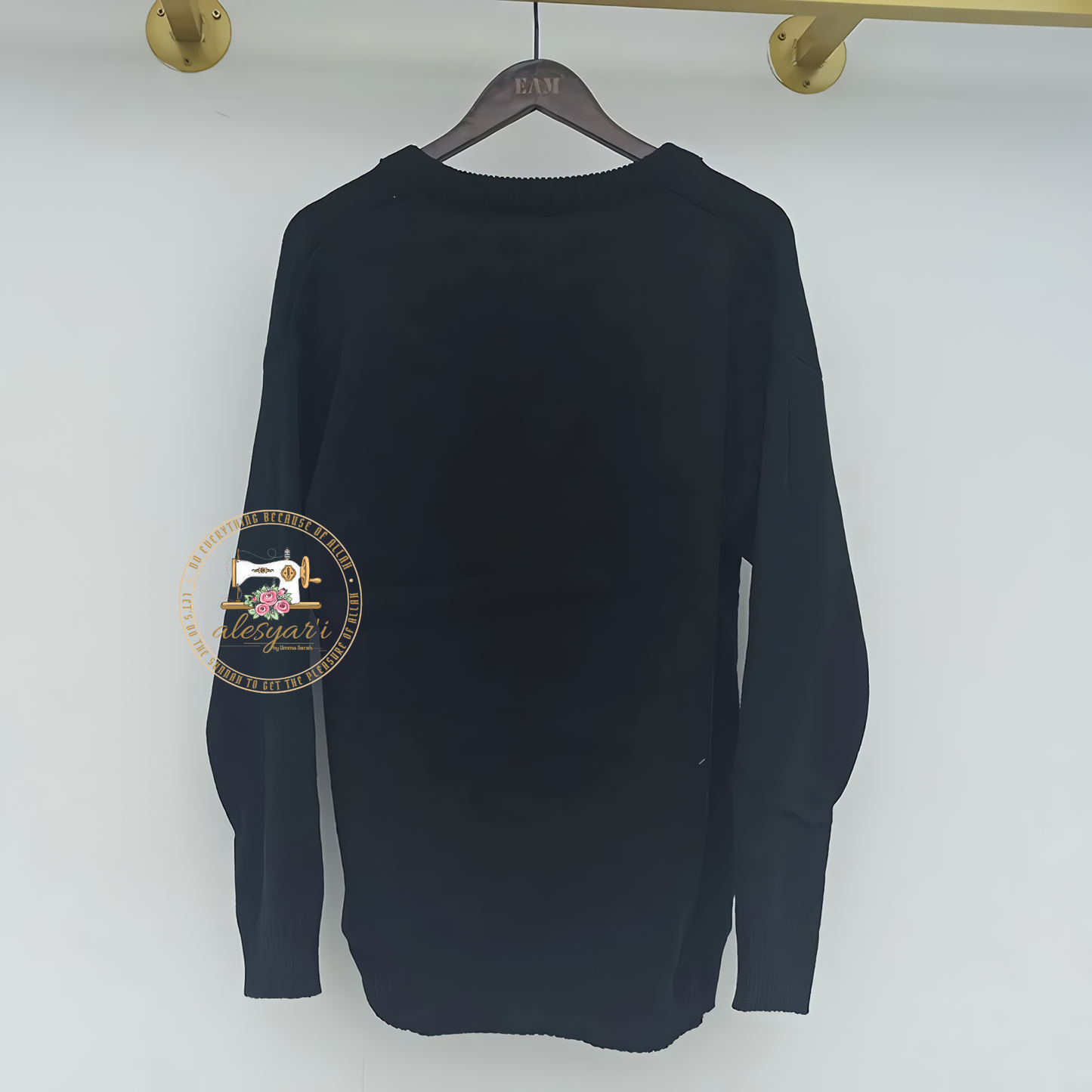 Alesyari Shop I Autumn/Winter Men's Fashion: V-Neck Sweater in Loose Knit, Stylishly Thickened for a Vintage and Relaxed Look