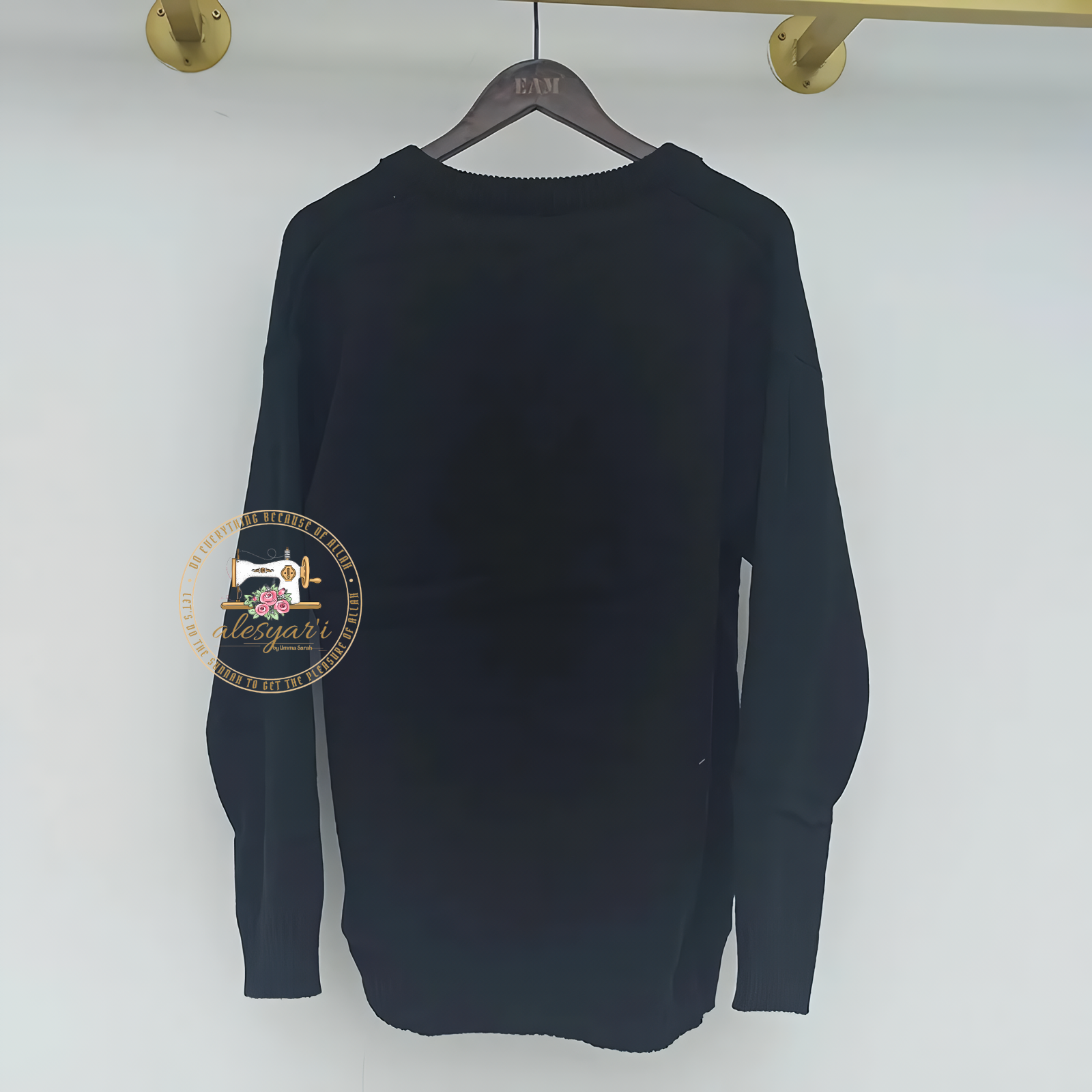 Alesyari Shop I Autumn/Winter Men's Fashion: V-Neck Sweater in Loose Knit, Stylishly Thickened for a Vintage and Relaxed Look