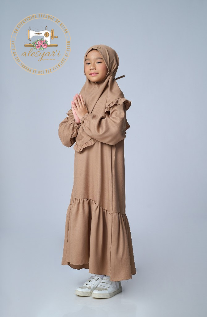 Alesyari Shop I Sophisticated Elegance Luxurious and Comfortable Abaya Set for Your Graceful Child