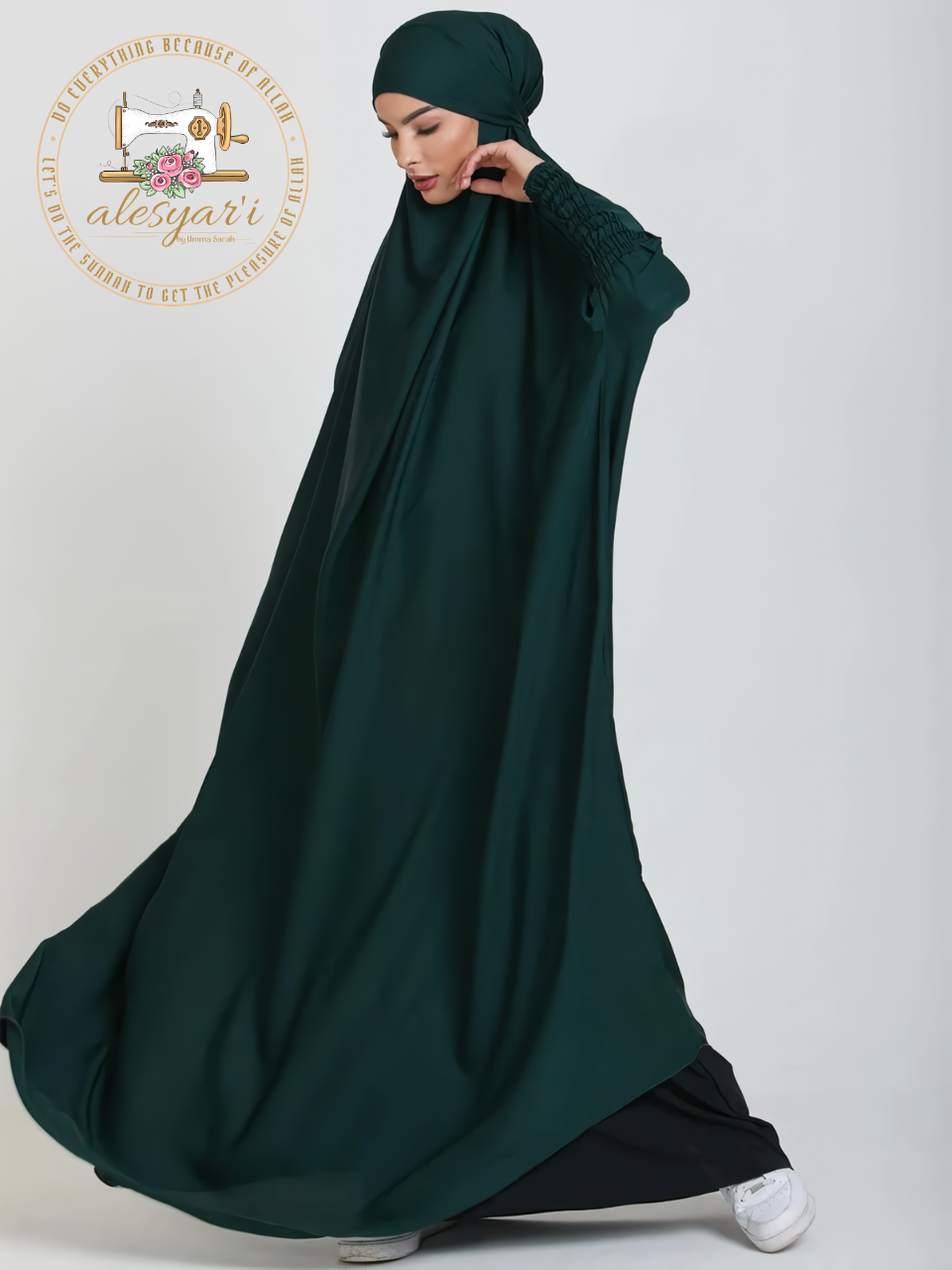 Alesyari Shop I Muslim Women's Praying Gown: Abaya with Smocked Sleeves - Modest Islamic Attire in Elegant Black, Combining Dubai, Saudi, and Turkish Styles