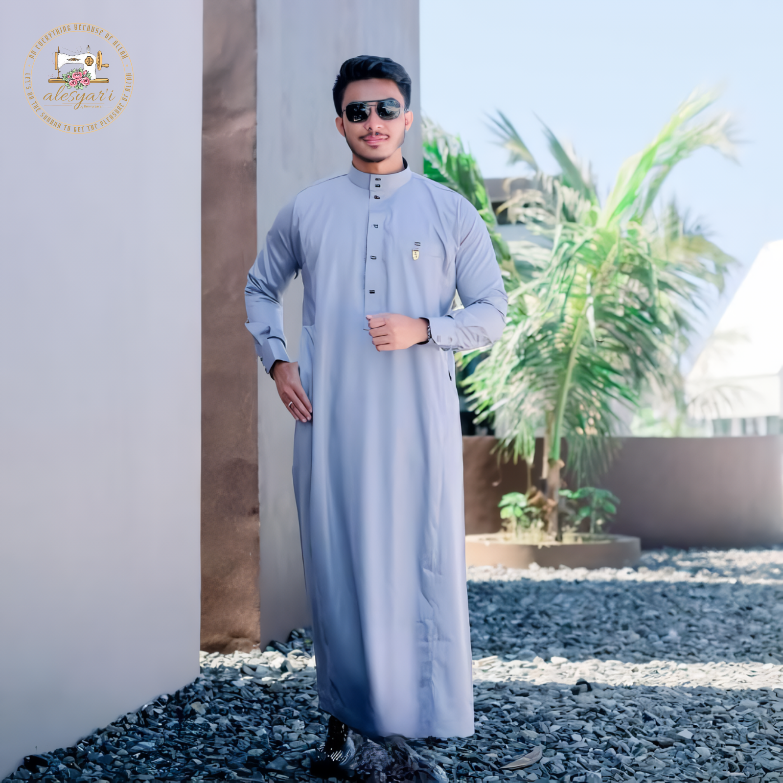 Alesyari Shop I Slimfit Muslim Clothing Contrast Color Muslim Dress Middle East Jubba Thobe Men Robe w/ Long Sleeves Mandarin Neck