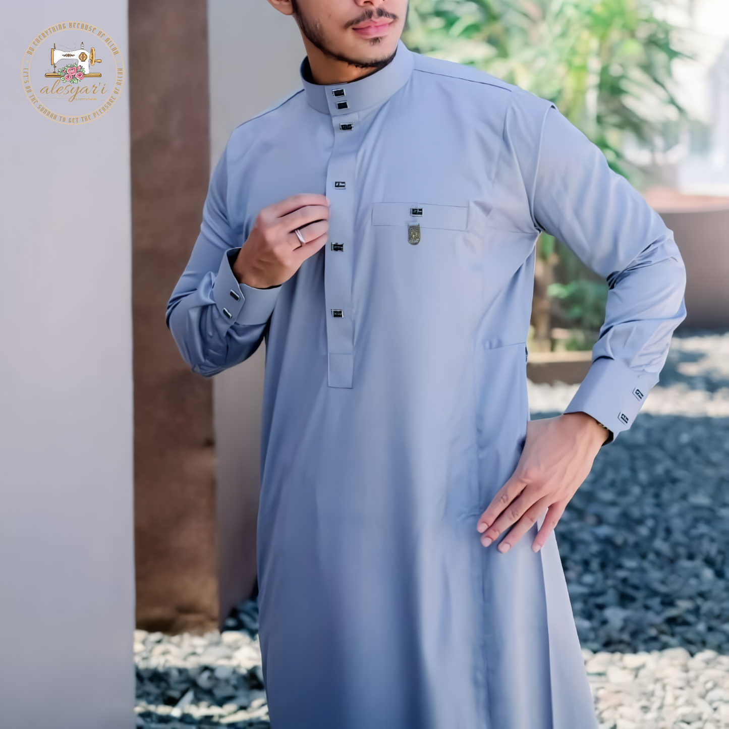 Alesyari Shop I Slimfit Muslim Clothing Contrast Color Muslim Dress Middle East Jubba Thobe Men Robe w/ Long Sleeves Mandarin Neck