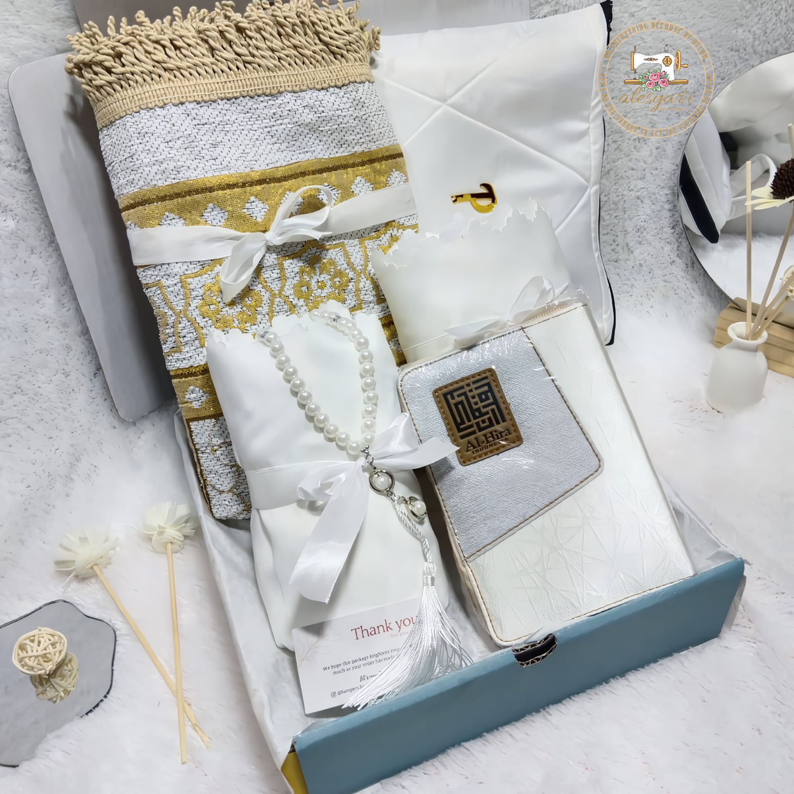 Alesyari Shop I Complete Prayer Equipment / Al-Qur'an Islamic Prayer Dress Hampers and Prayer Mat Set / Gift Box Quran Islamic Prayer Dress and Beads / Islamic Prayer Dress Prayer Mat