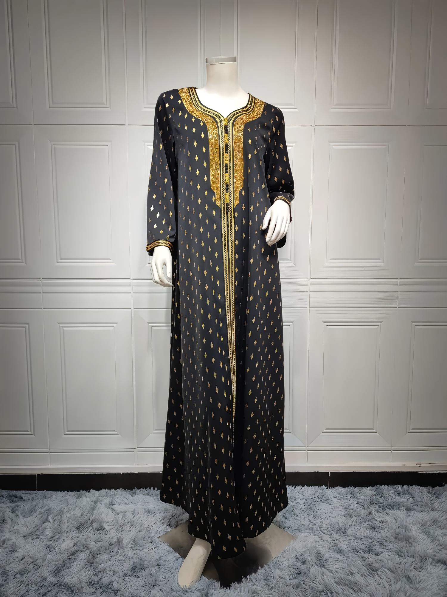 Alesyari Shop I Muslim Abaya Dress with Embroidered Flowers: Saudi-Style Black Abaya: Loose-Fit with Antique Diamond Pattern