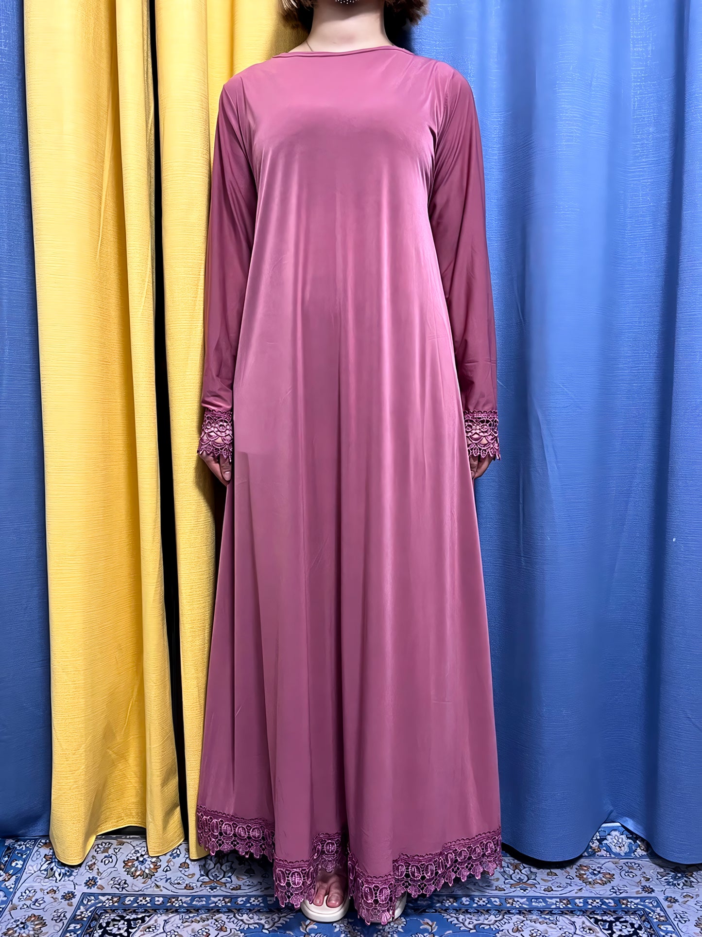 Alesyari Shop I 2023 Dubai Muslim Lace Silk Abayas: Traditional Ramadan Prayer Attire for Women