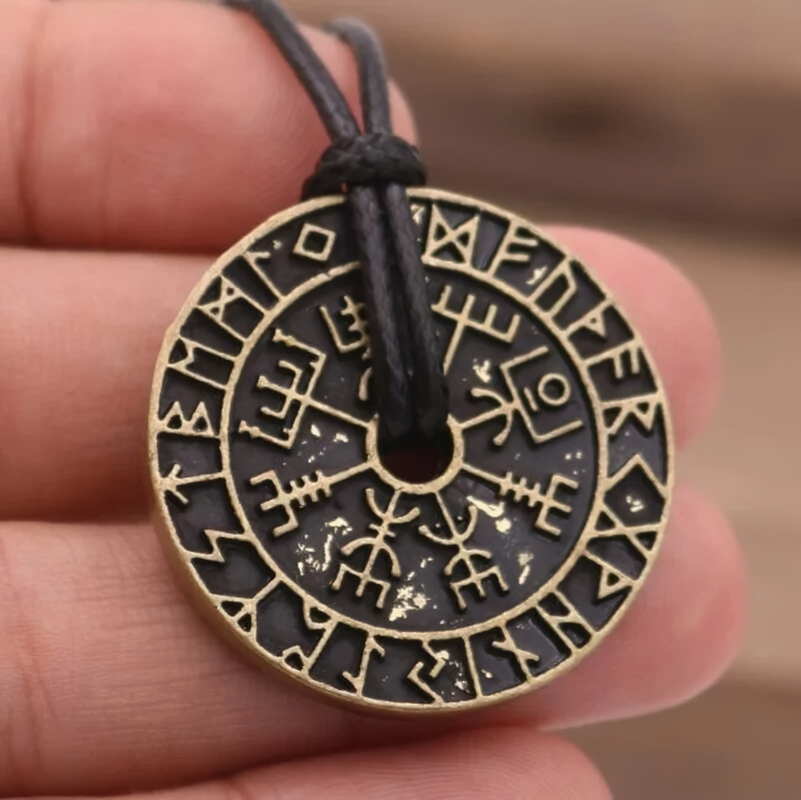 Men's Street Party Necklace with Viking Compass Pendant - Vintage Style