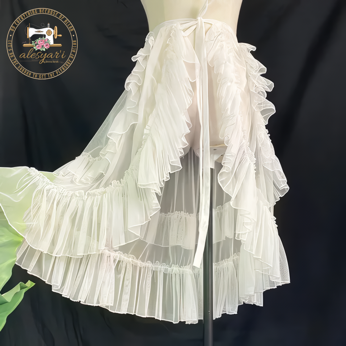 Alesyar'i Shop I Vintage Elegance: Sheer Lolita Apron with Ruffled Waist and Mesh Overlay Skirt