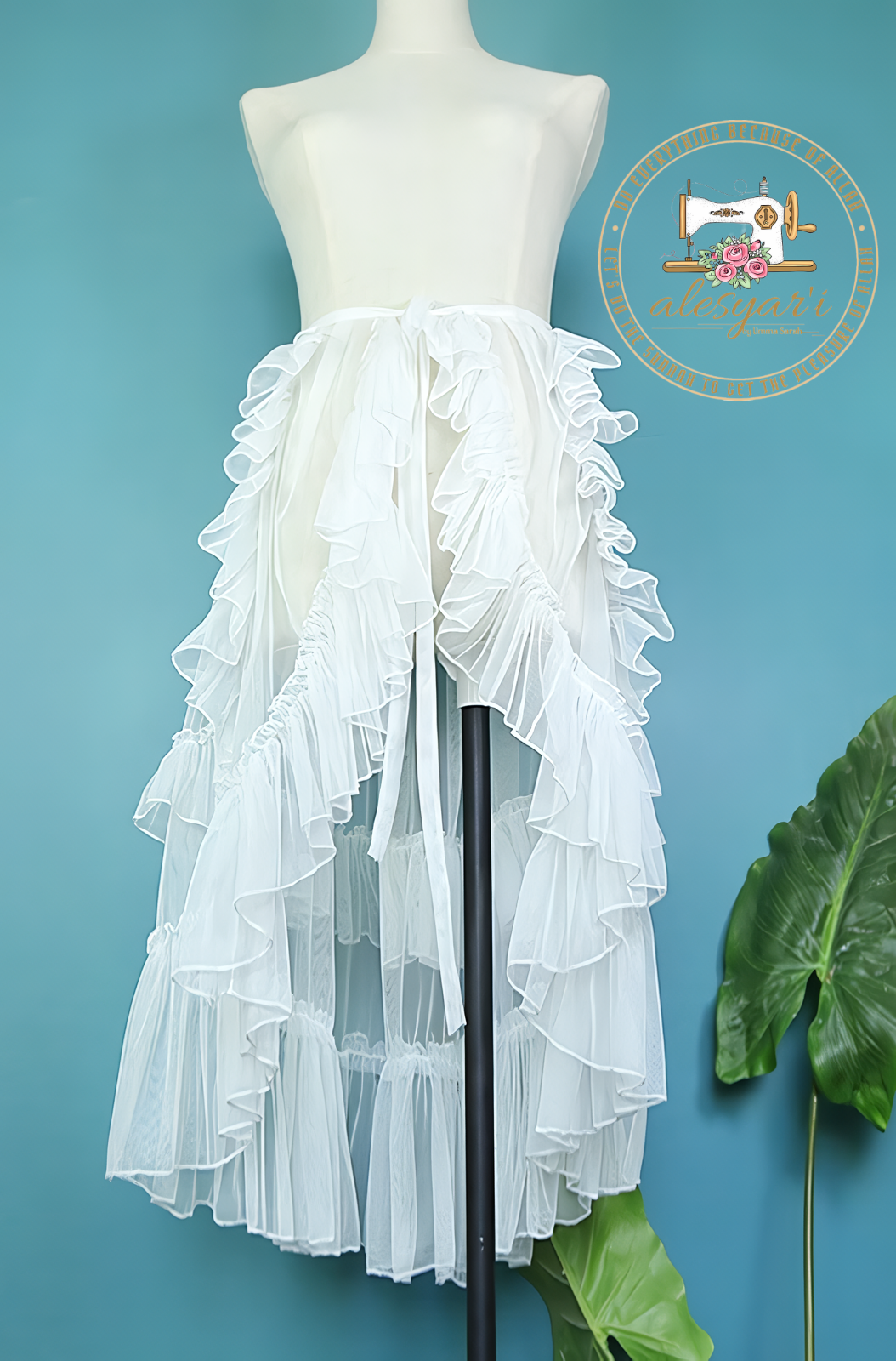 Alesyar'i Shop I Vintage Elegance: Sheer Lolita Apron with Ruffled Waist and Mesh Overlay Skirt