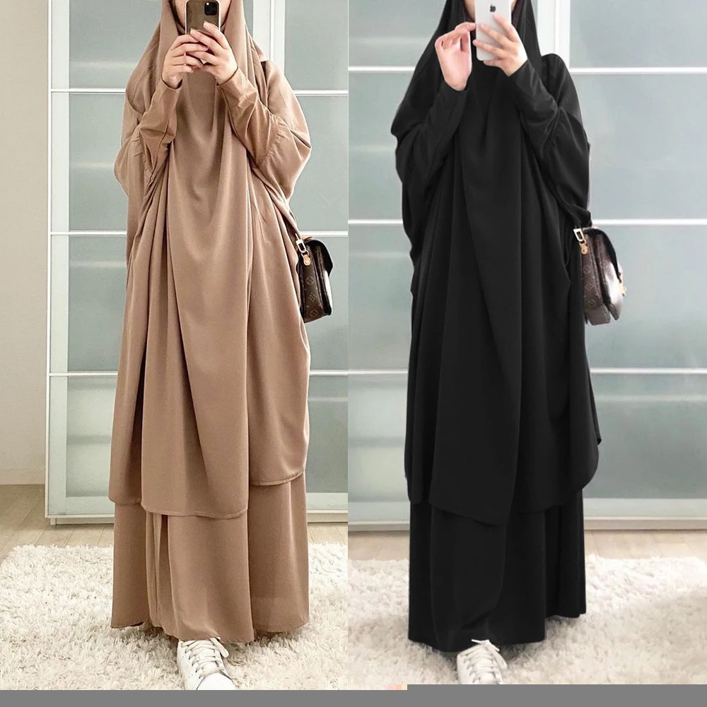 Alesyari Shop I Collection of Muslim women's hijab skirts suitable for Islamic prayers, as well as a set of long abaya skirts and khimar for Ramadan.