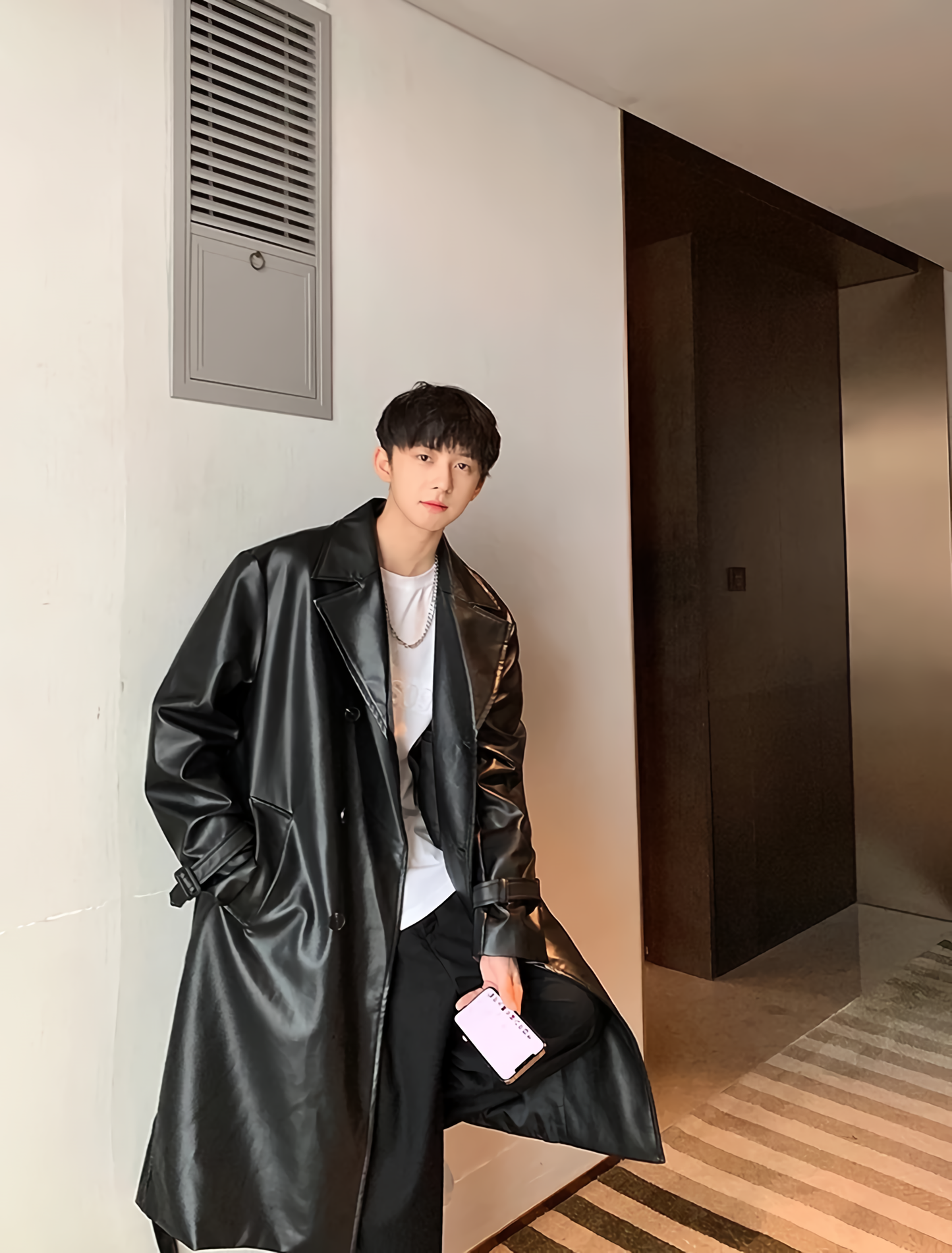 Men's Oversized Faux Leather Trench Coat: Long and Stylish, Ideal for Spring to Autumn