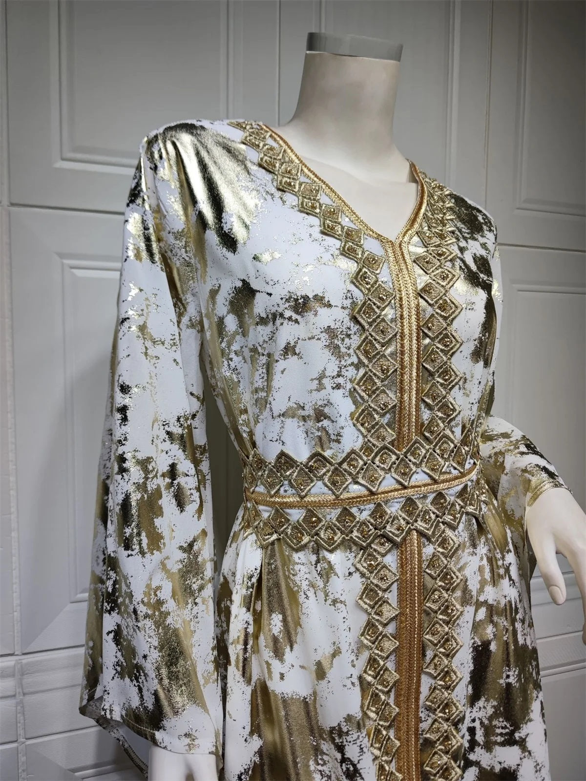 Alesyari Shop I Muslim Abaya Dress: Chiffon Elegance with Gold Stamping, Lace Trim, and V-Neck Ruffle Sleeves for Eid and Beyond