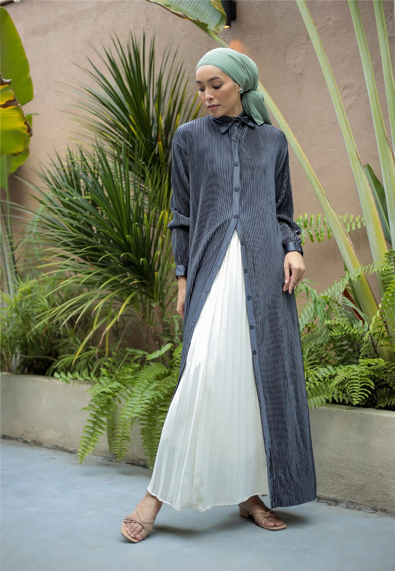 Alesyari Shop I Islamic Kimono Abaya Dress: Indonesian, Malay, Arab, Middle Eastern Inspired Folding Gown - Jalabiya for Women, Ideal for Cardigan, Middle Eastern Attire.