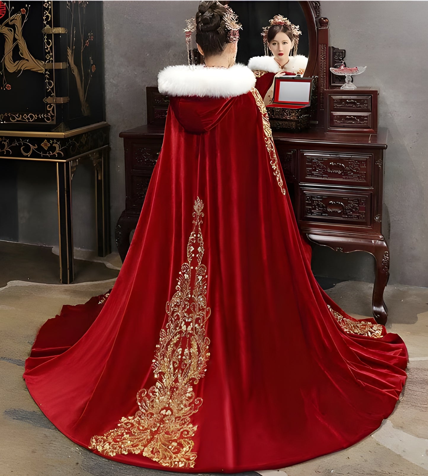 Warm Winter Hanfu Cloak: Traditional Chinese Embroidery, Velvet Cape for Women's Cosplay Costume in Red