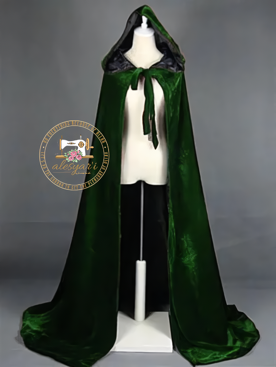 Alesyari Shop I Enchanting Hooded Velvet Cape: Medieval Witch or Vampire Costume Robe for Adults at Carnival