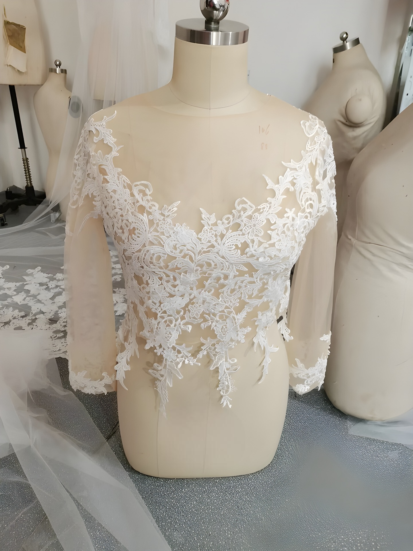 Long Sleeve Wedding Jacket Appliques Bridal Party Coat Scoop Bridal Bolero Custom Made Wedding Lace Top